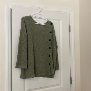 Lightweight sweater with faux buttons